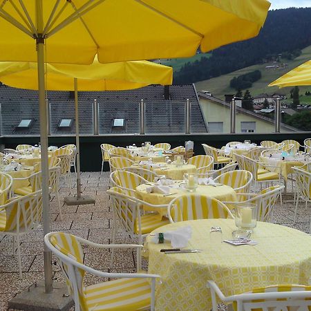 Hotel Cavallino Bianco - Weisses Roessl San Candido Exterior photo