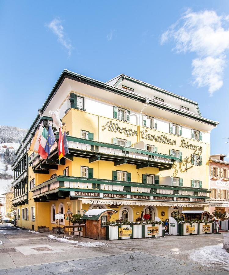 Hotel Cavallino Bianco - Weisses Roessl San Candido Exterior photo