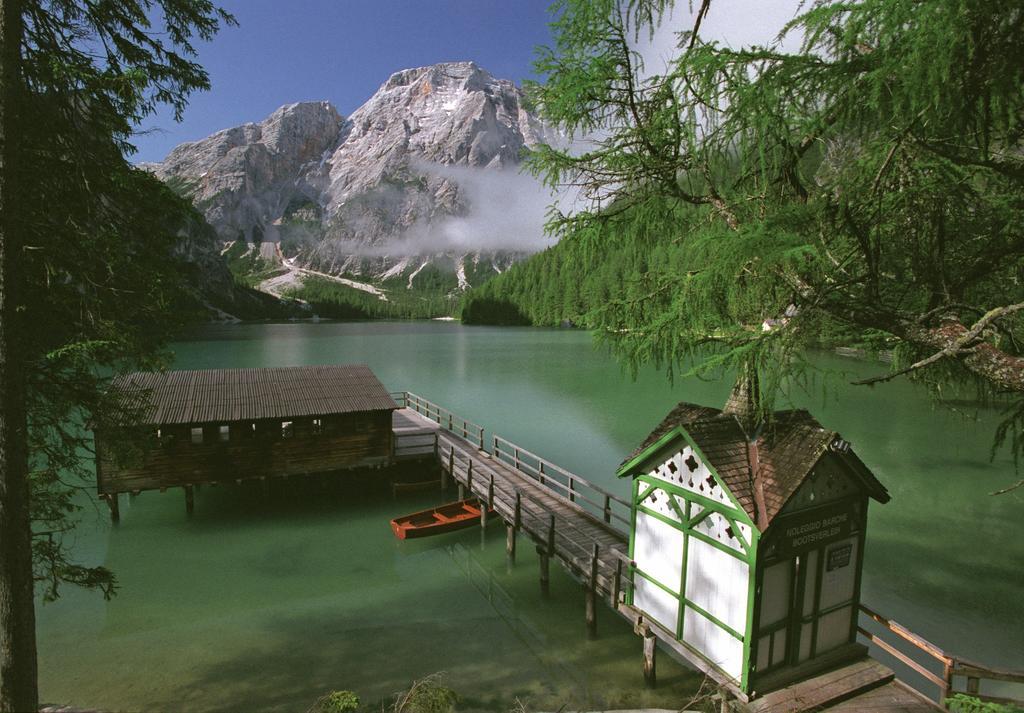 Hotel Cavallino Bianco - Weisses Roessl San Candido Exterior photo