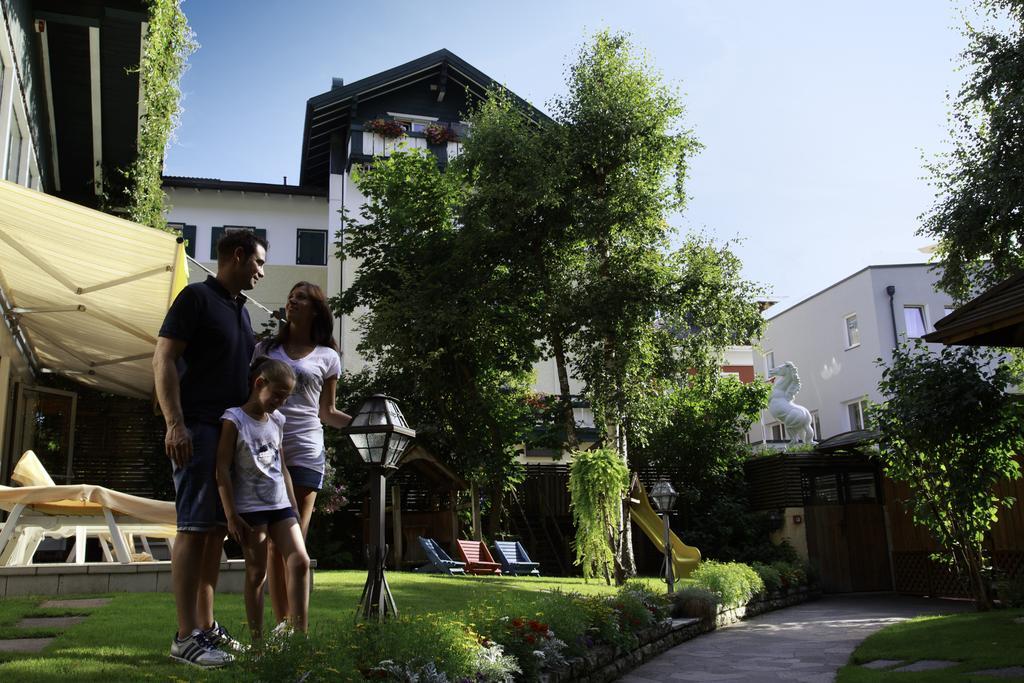 Hotel Cavallino Bianco - Weisses Roessl San Candido Exterior photo